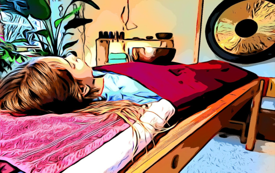 ein Gemälde, von einer Klangbehandlung auf einer Klangliege, im Comicstyle